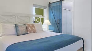 thumbnail: In-room dining