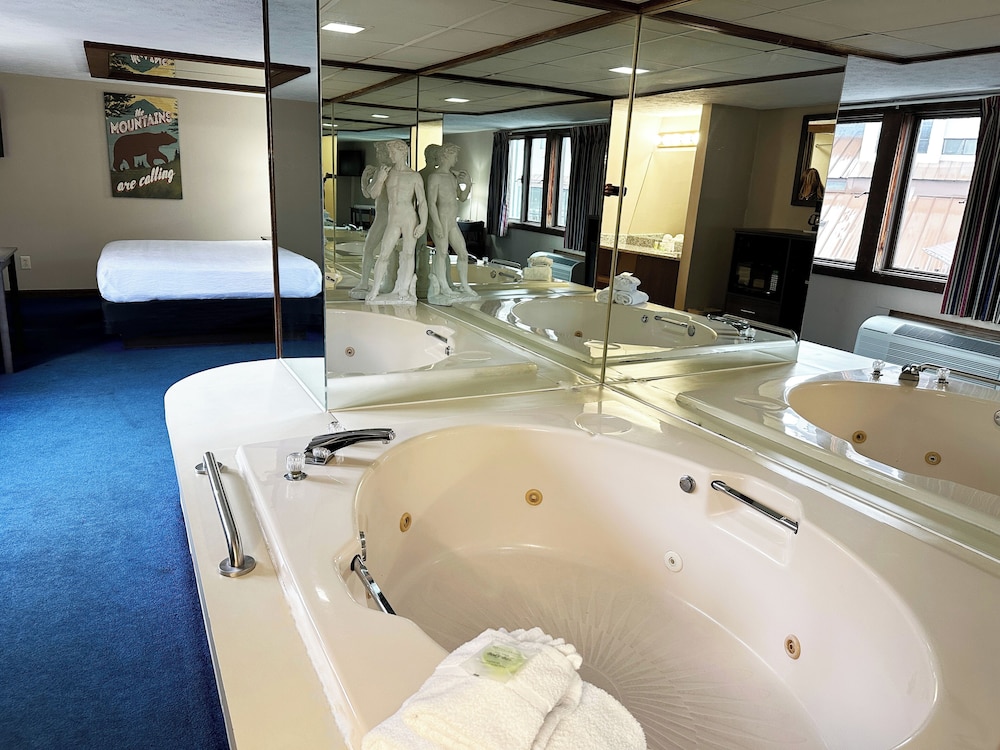 Private spa tub