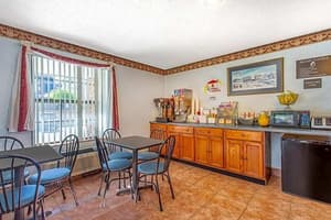 thumbnail: Breakfast area
