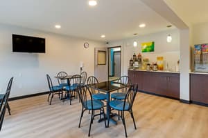 thumbnail: Breakfast area
