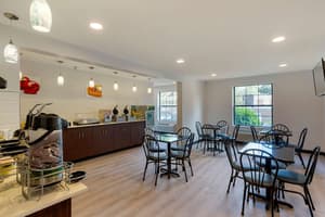 thumbnail: Breakfast area