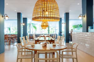 thumbnail: Restaurant