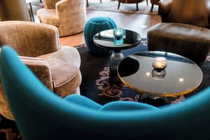 thumbnail: Bar (on property)