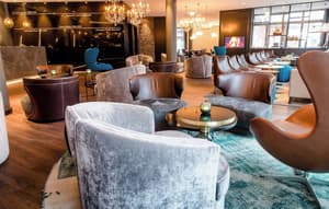 thumbnail: Bar (on property)