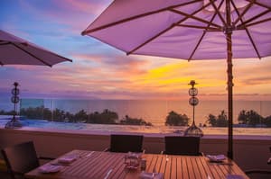 thumbnail: Poolside bar
