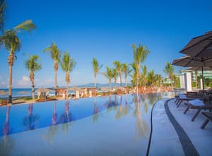 thumbnail: Infinity pool