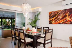 thumbnail: In-room dining