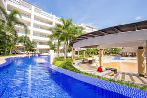 thumbnail: Outdoor pool