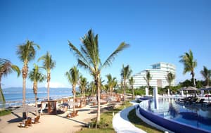 thumbnail: Outdoor pool