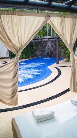 thumbnail: Outdoor pool