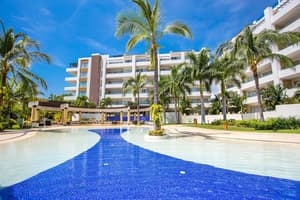 thumbnail: Outdoor pool