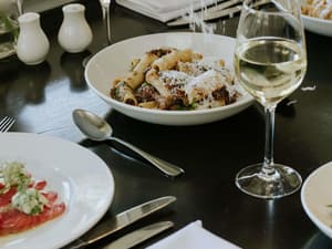 thumbnail: Restaurant