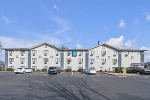 thumbnail: Front of property