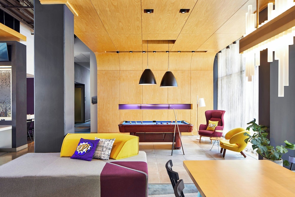 Lobby lounge