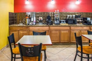 thumbnail: Breakfast area