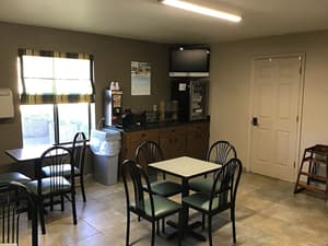 thumbnail: Breakfast area