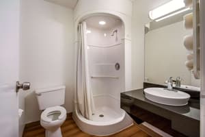 thumbnail: Bathroom shower
