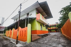 thumbnail: Exterior detail