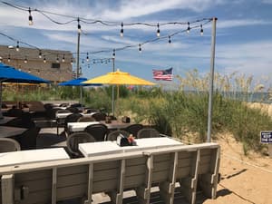 thumbnail: Outdoor dining