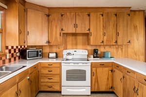 thumbnail: In-room dining