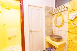 thumbnail: Bathroom