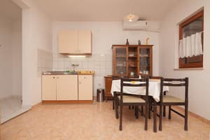 thumbnail: In-room dining