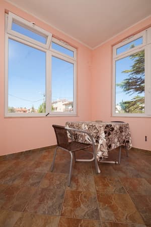 thumbnail: In-room dining