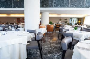 thumbnail: Restaurant