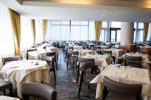 thumbnail: Restaurant