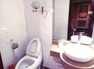 thumbnail: Bathroom