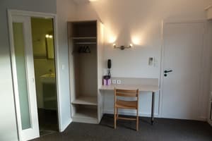 thumbnail: Bar (on property)