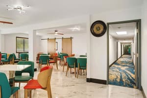 thumbnail: Breakfast area
