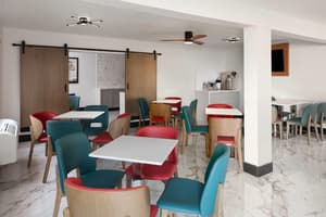 thumbnail: Breakfast area