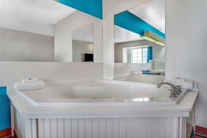thumbnail: Jetted tub