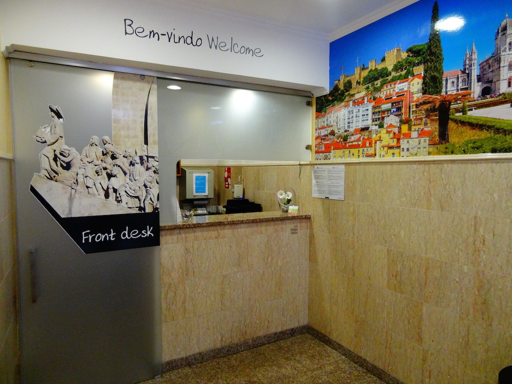 Check-in/check-out kiosk