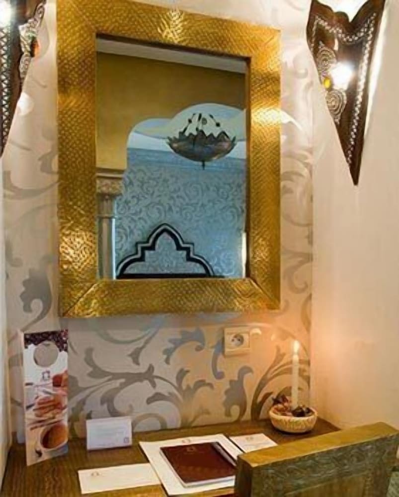 Room amenity