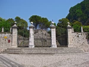 thumbnail: Property entrance