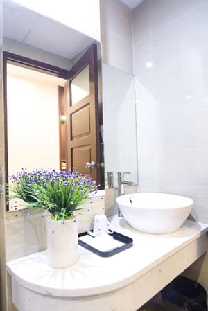 thumbnail: Bathroom sink