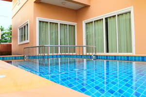 thumbnail: Outdoor pool