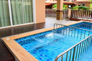 thumbnail: Outdoor pool