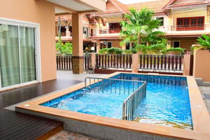 thumbnail: Outdoor pool