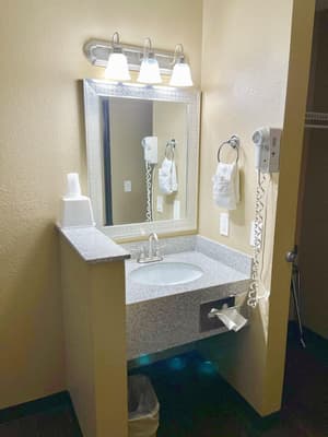 thumbnail: Bathroom sink