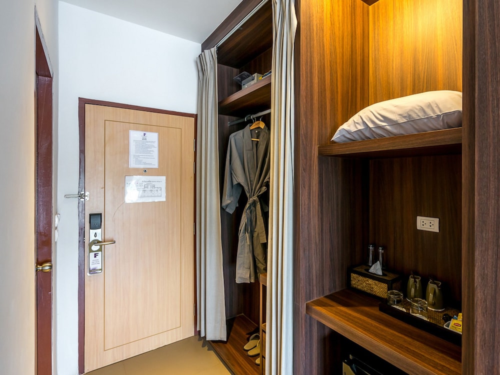 Room amenity