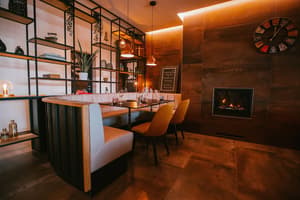 thumbnail: Restaurant