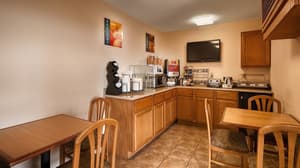 thumbnail: Breakfast area