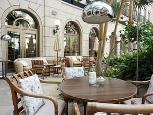thumbnail: Restaurant