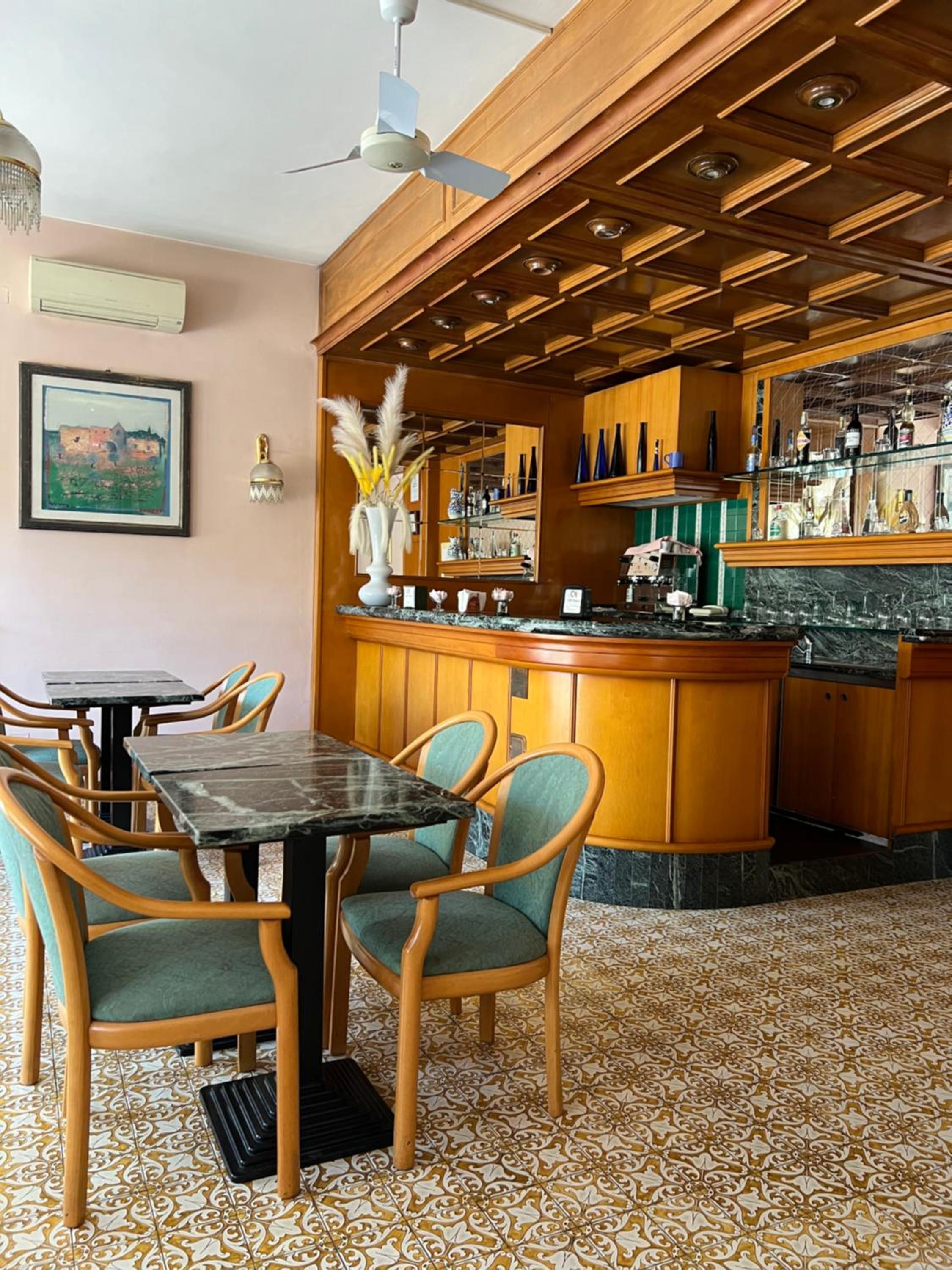 Restaurant-cafeteria
