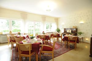 thumbnail: Breakfast area