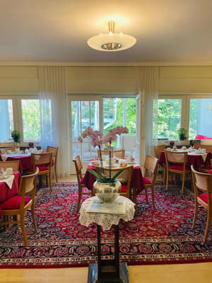 thumbnail: Breakfast area