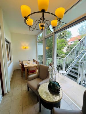 thumbnail: Breakfast area